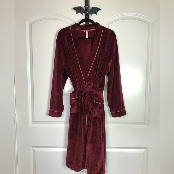 Gilligan & O'Malley Other - Gilligan & O’Malley Maroon Bathrobe, Super Soft, polka dotted, Pockets, Belt XXL